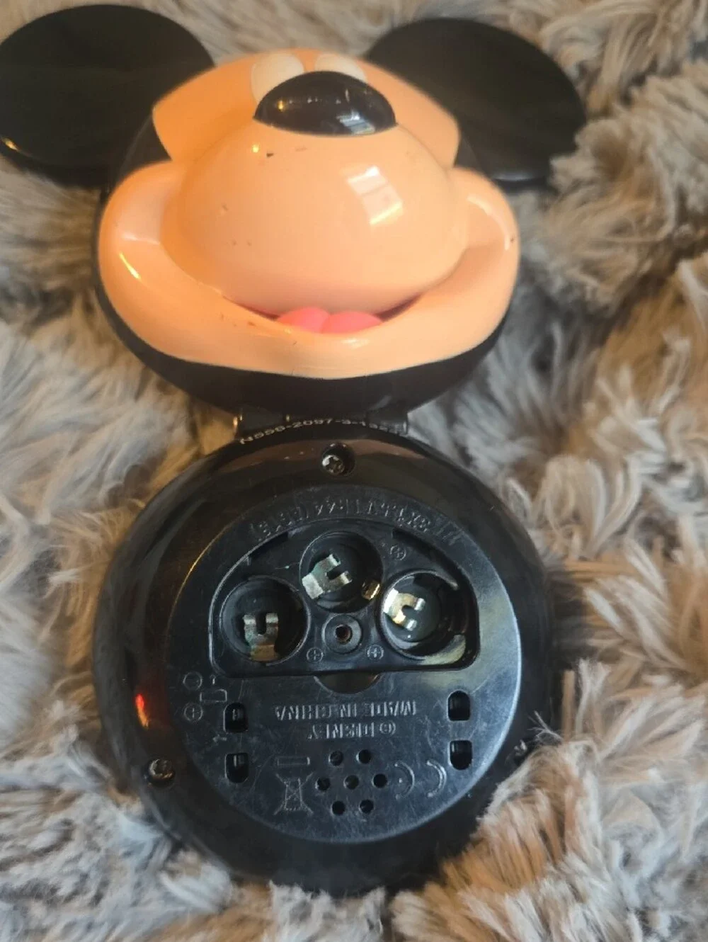 Vintage Mickey Mouse Clubhouse Electronic Flip Cell Phone